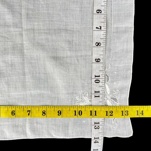Handkerchief Vintage Corner Floral Embroidery Netting White on White Cotton - Picture 10 of 10